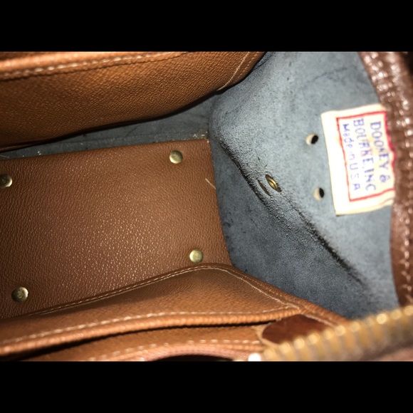 Dooney and Bourke authentic handbag - Picture 4 of 7